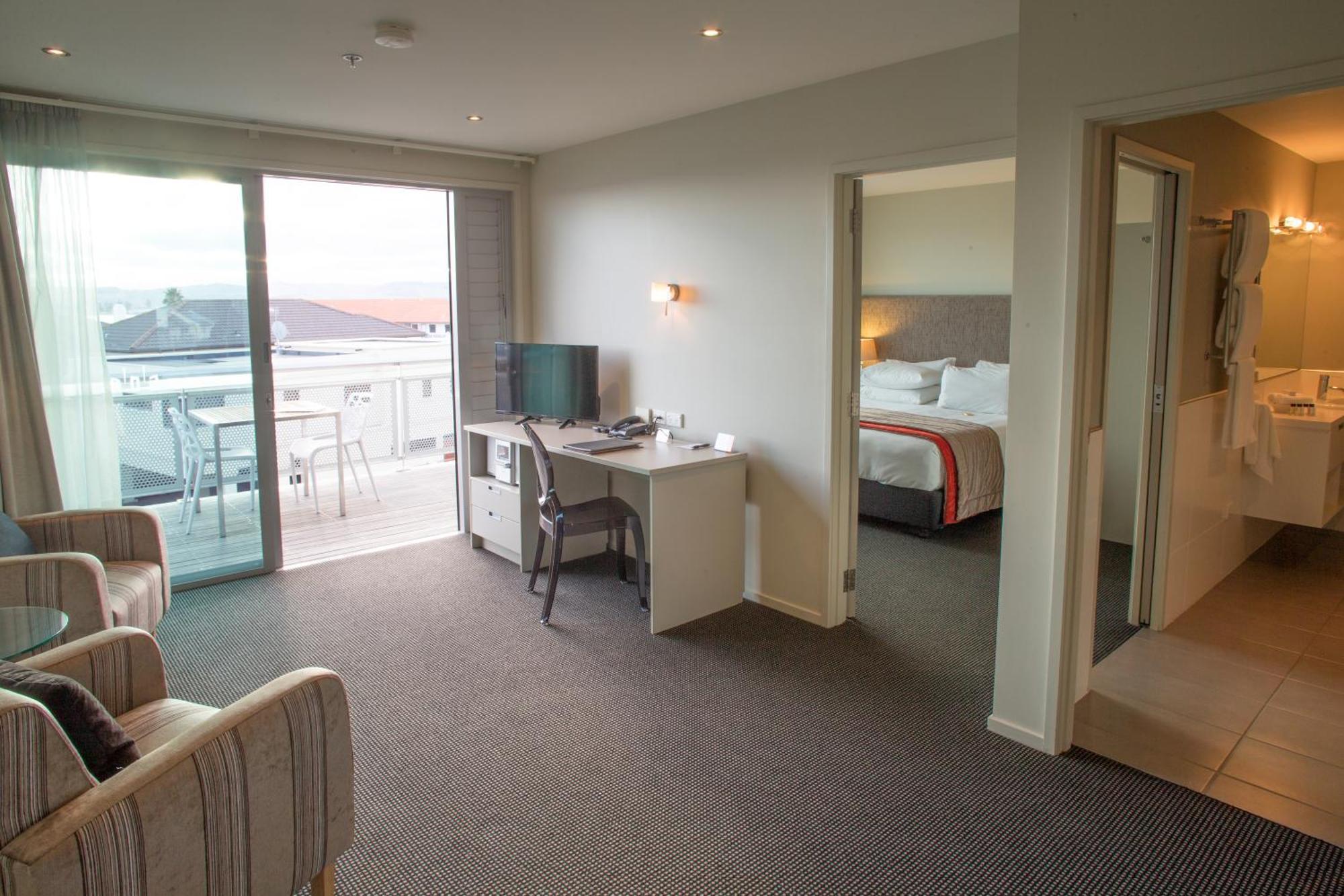 One-Bedroom Suite,1455540853:JPEG